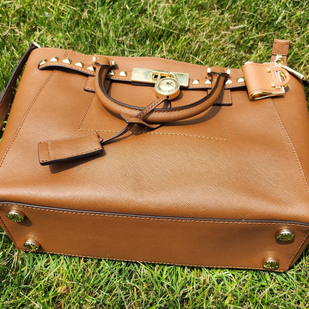 Michael Kors Brown Leather Tote Bag with purse charm - Picture 8 of 9